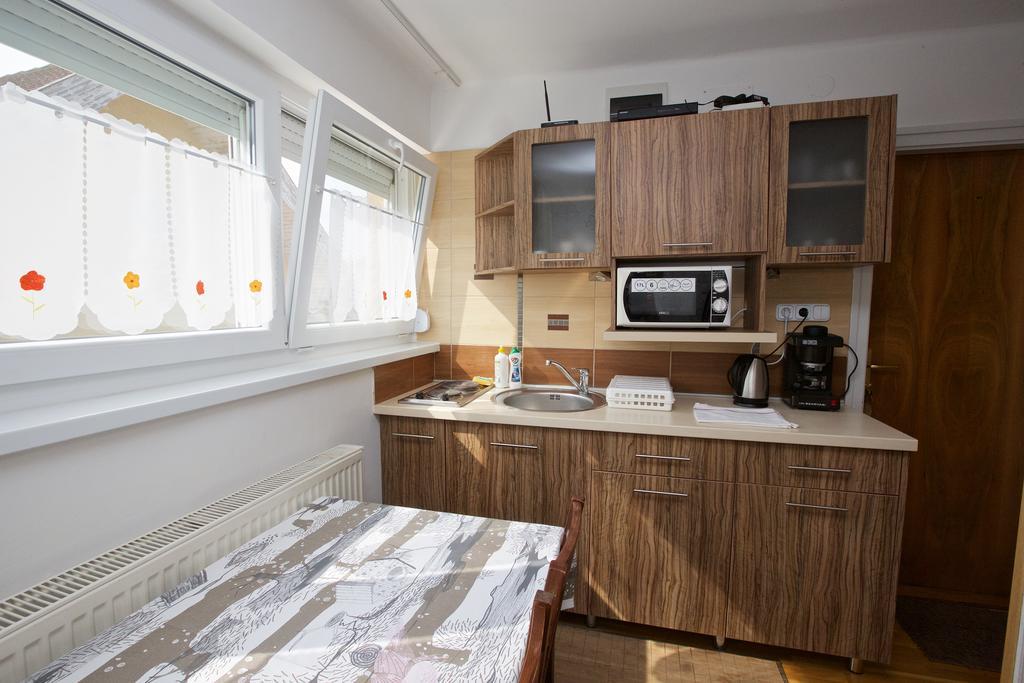 Ferienwohnung Fonix Apartmanhaz Hajdúszoboszló Exterior foto