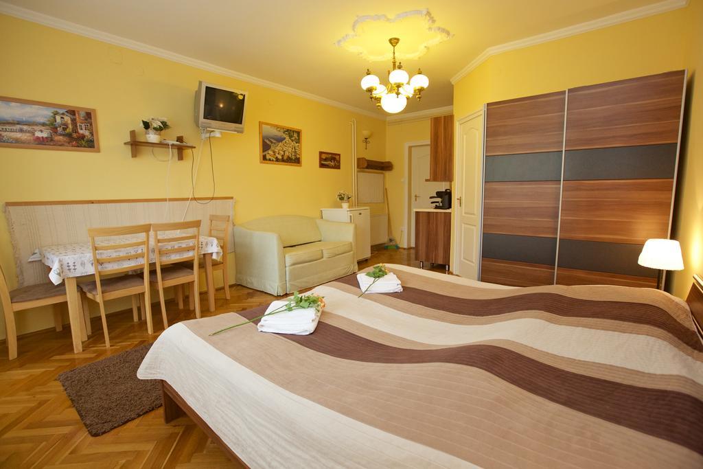 Ferienwohnung Fonix Apartmanhaz Hajdúszoboszló Exterior foto