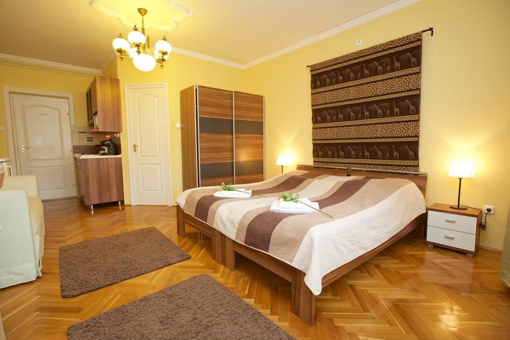 Ferienwohnung Fonix Apartmanhaz Hajdúszoboszló Exterior foto