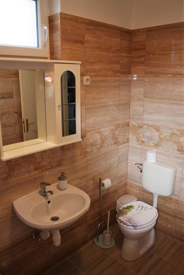 Ferienwohnung Fonix Apartmanhaz Hajdúszoboszló Exterior foto